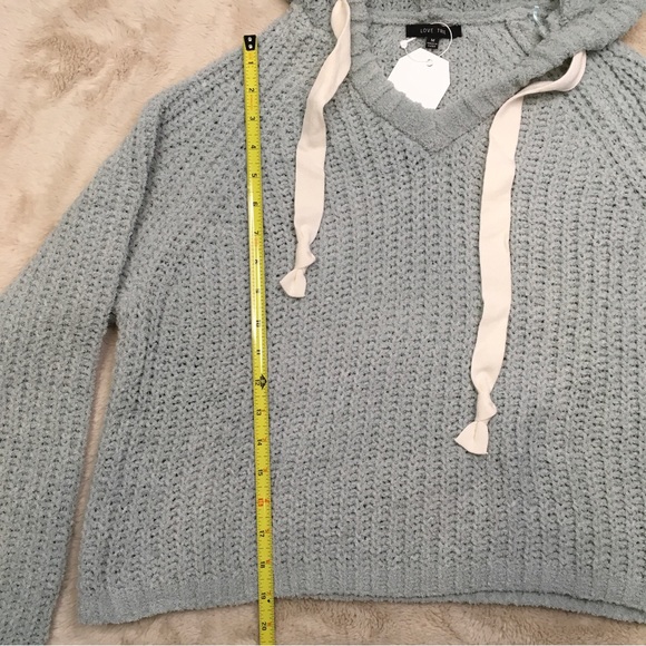 NWT Love Tree Soft Knit Cropped Hooded Sweater Size Medium - Picture 7 of 8
